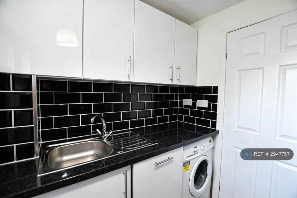 Apartment in Glasgow - View 3