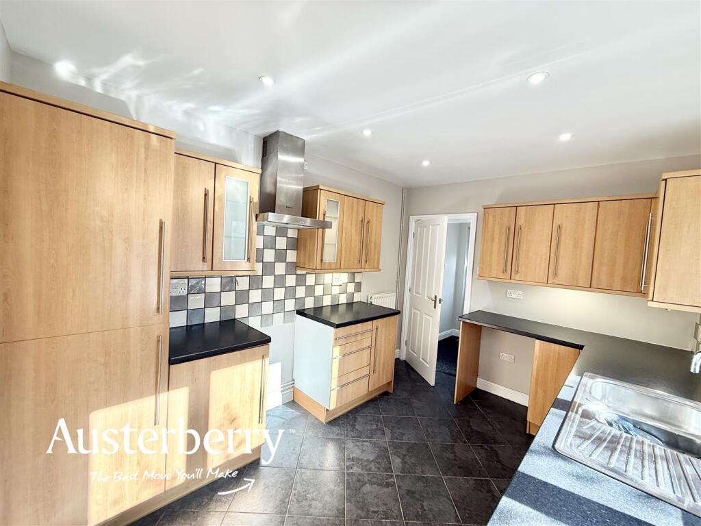 House in Stoke-on-Trent - More