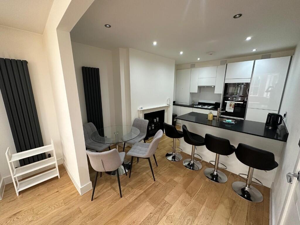 Apartment in London - View 5