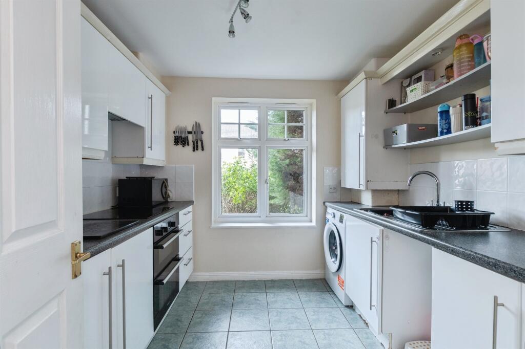 Apartment in BOURNEMOUTH - More