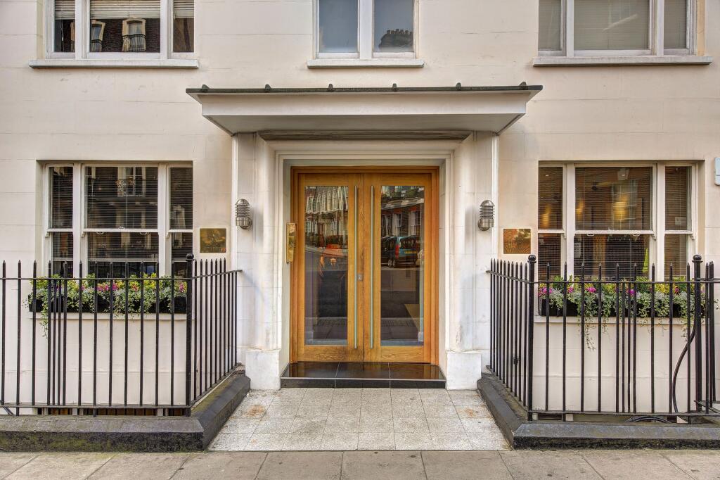 Main image of property: 39 Hill Street, Mayfair, W1J