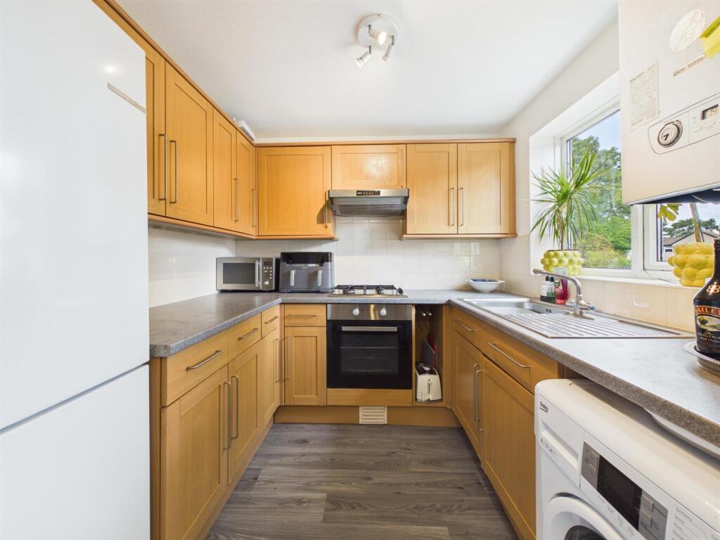 House in Gloucester - View 5
