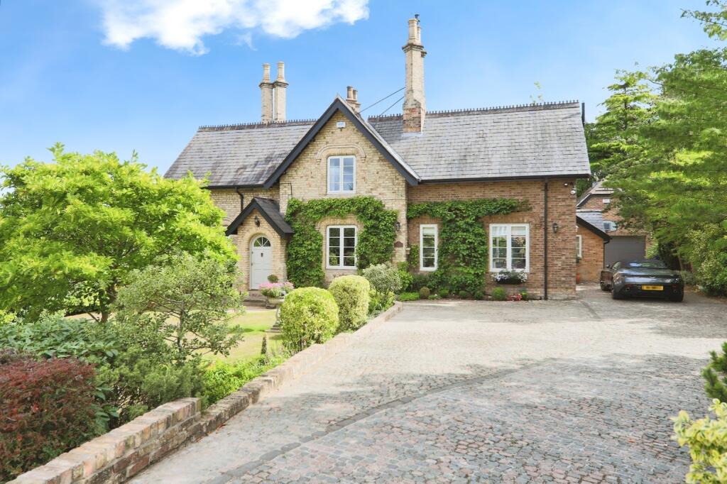 Main image of property: Greenstiles Lane, Swanland, North Ferriby, HU14 3NH