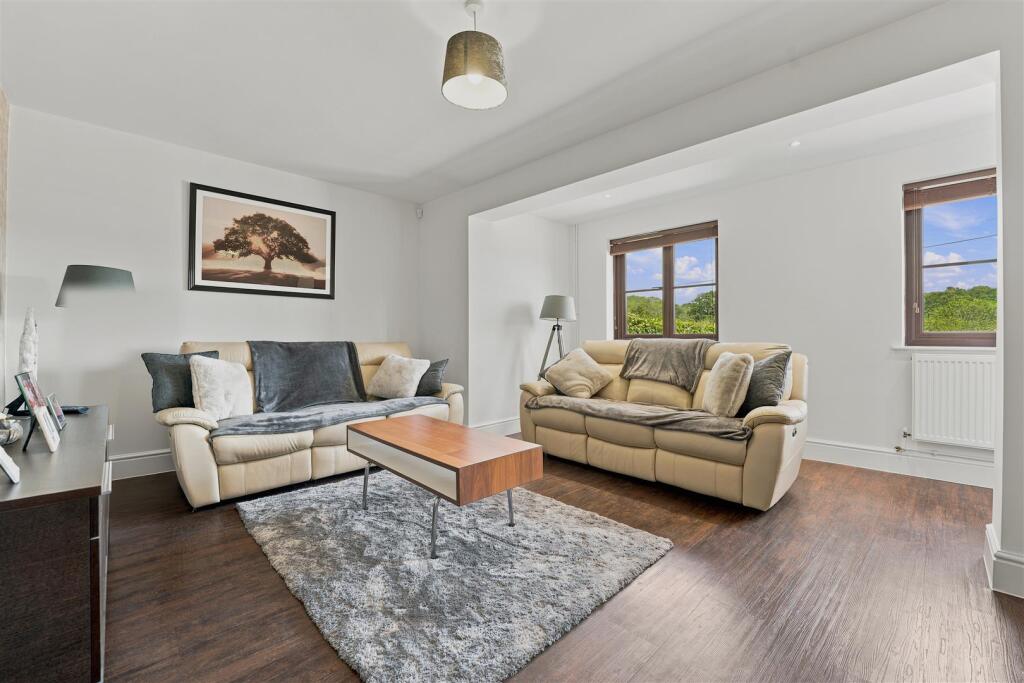 Henfield Road, Coalpit Heath photo 4