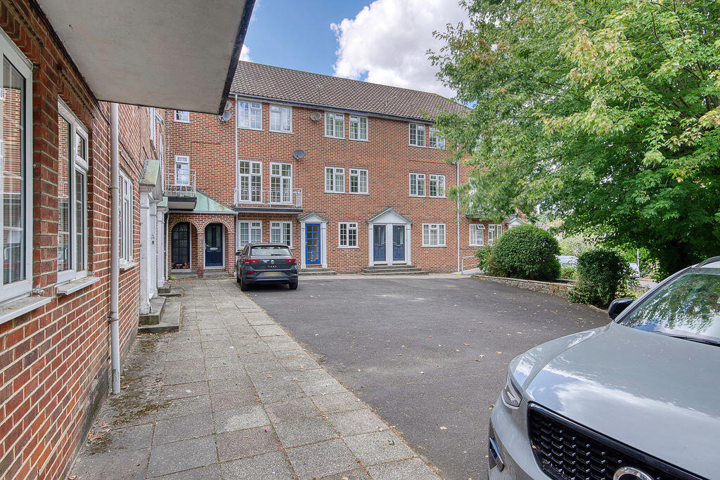 Apartment in Bournemouth - View 5