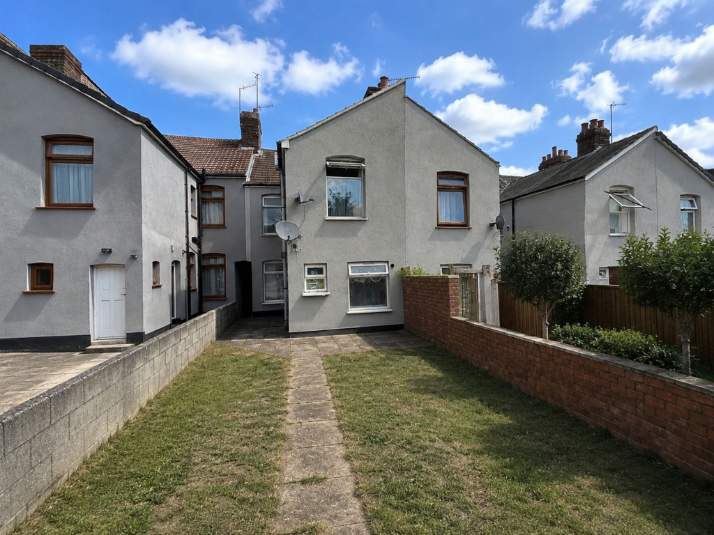 House in Luton - View 3