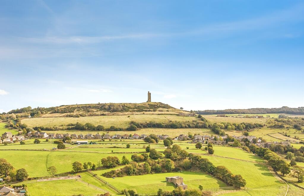 House in Huddersfield - View 2