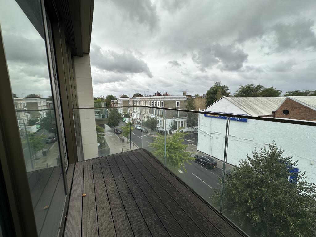 Apartment in London - View 5