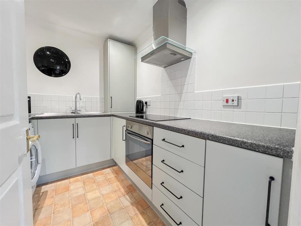 Apartment in Wealden, Heathfield and Waldron - More