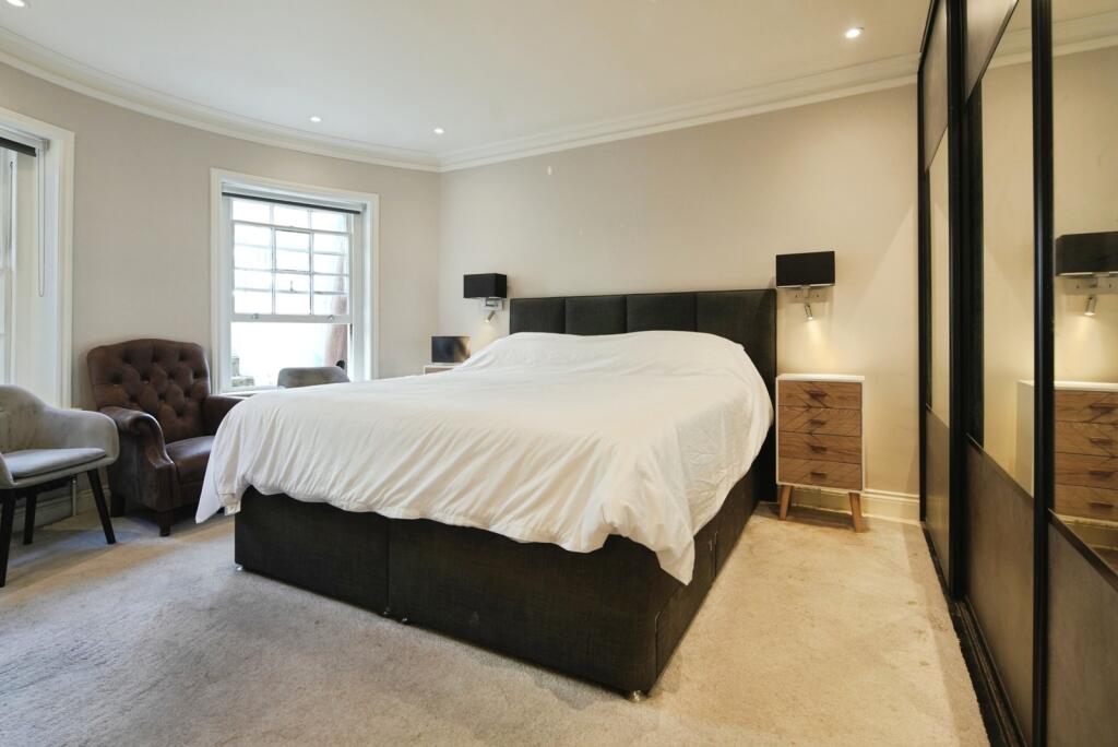 Apartment in Hove, Brighton and Hove - View 4