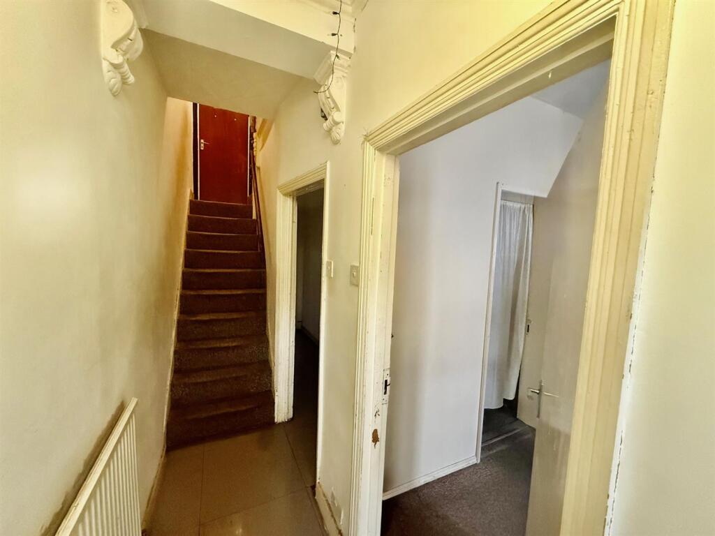 House in London - View 2