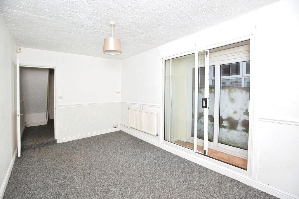 House in Doncaster, North East Lincolnshire - View 4