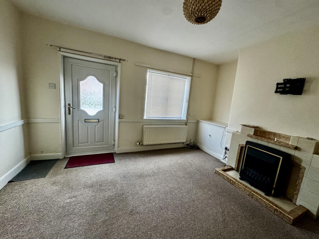 House in Lincoln - View 2