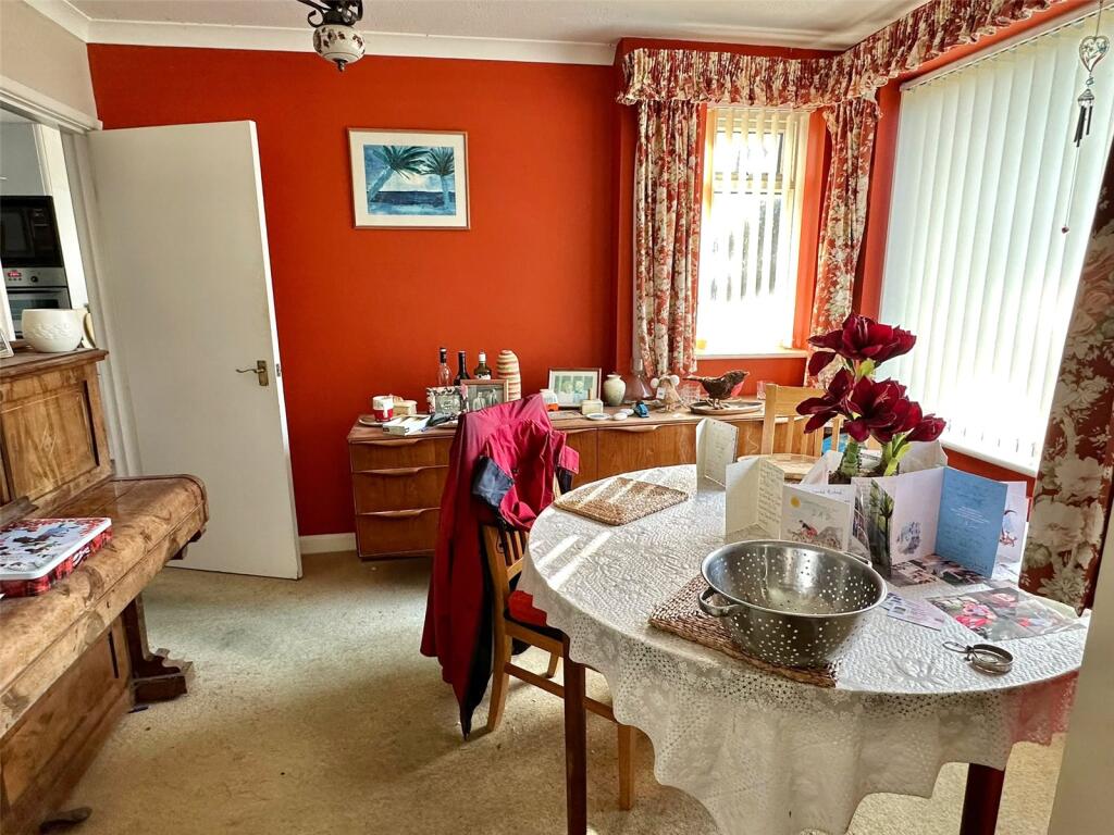 House in New Forest, Milford-on-Sea - View 4