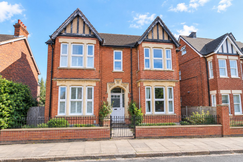 Main image of property: Goldington Avenue, Bedford, MK40