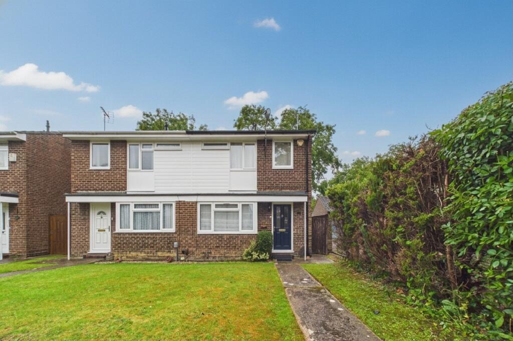 Main image of property: Narromine Drive, Calcot, Reading, Berkshire, RG31