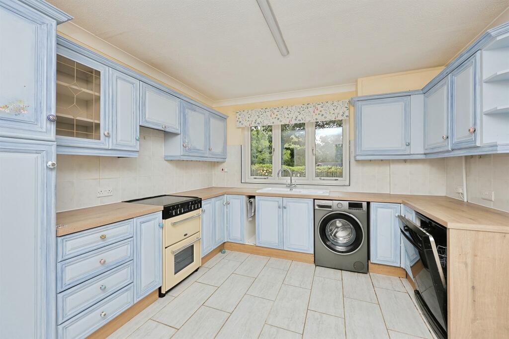 House in Broadland, Great and Little Plumstead - View 2