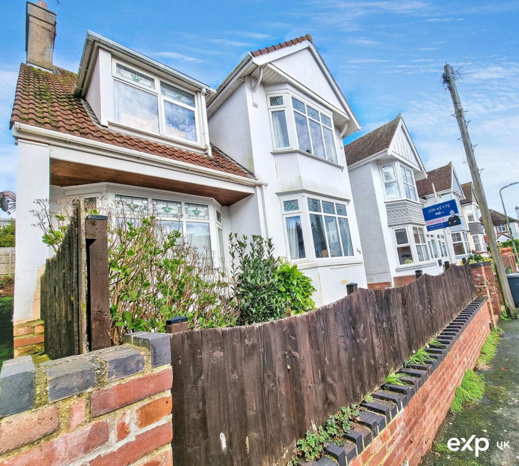 4-bed detached on Langs Road, Paignton, TQ3 2HH, £335,000