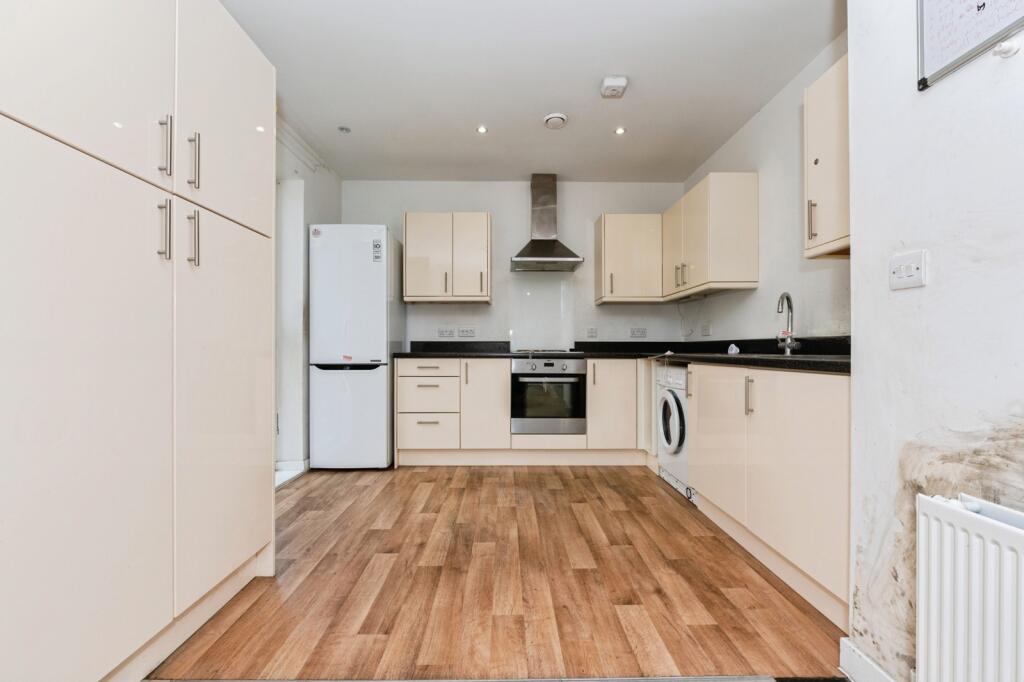 Apartment in London - View 3