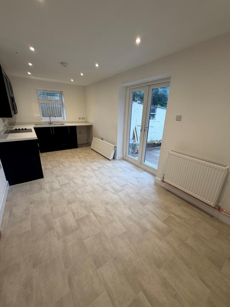 House in Hereford, Herefordshire - View 3