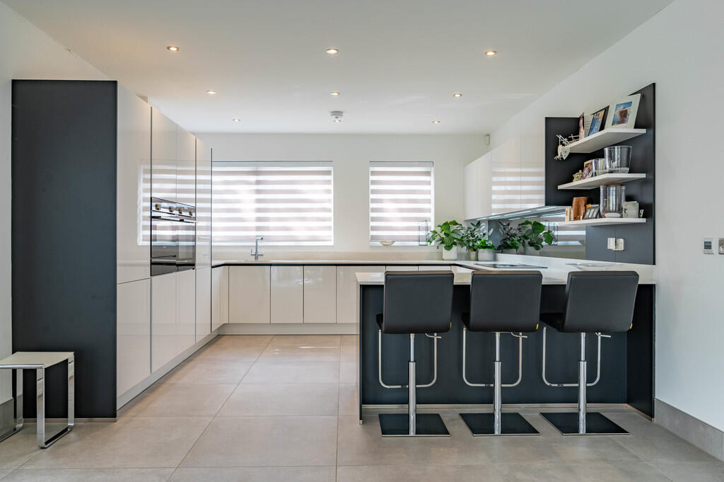 House in Nottingham, Bramcote - More