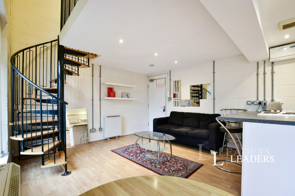 Apartment in Manchester, Whalley Range - View 5