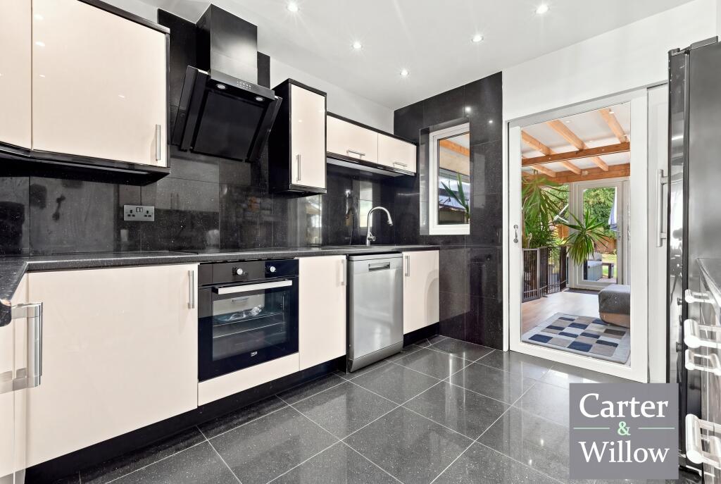 House in London - View 5