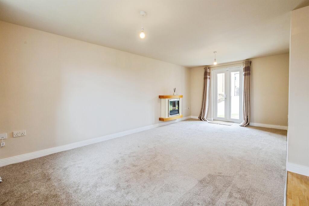 Apartment in Lincoln, Lincolnshire - View 5