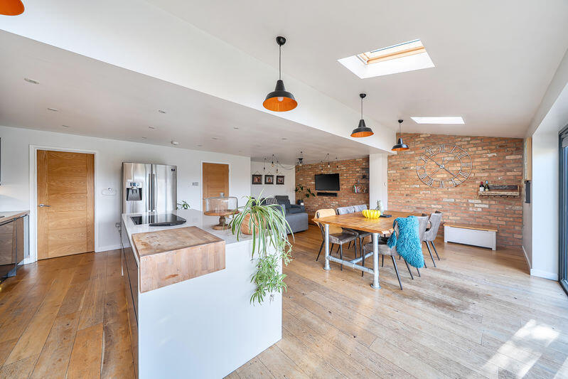 House in Vale of White Horse, Radley - More