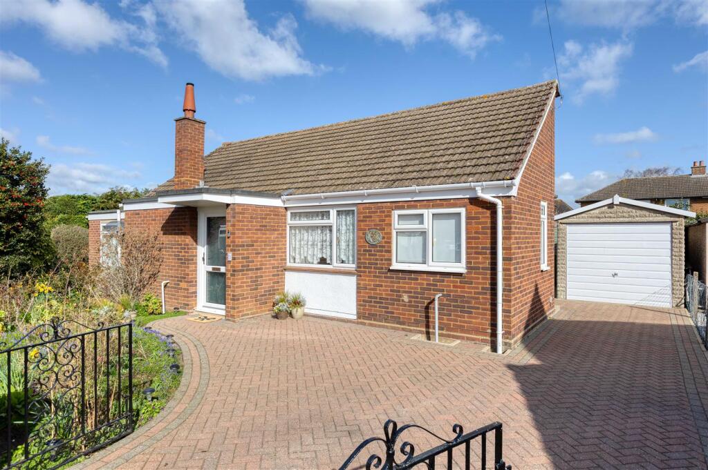 Main image of property: Whitecrofts, Stotfold, SG5 4EB