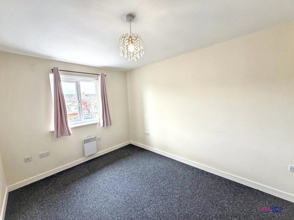 Apartment in Widnes, Halton - View 4