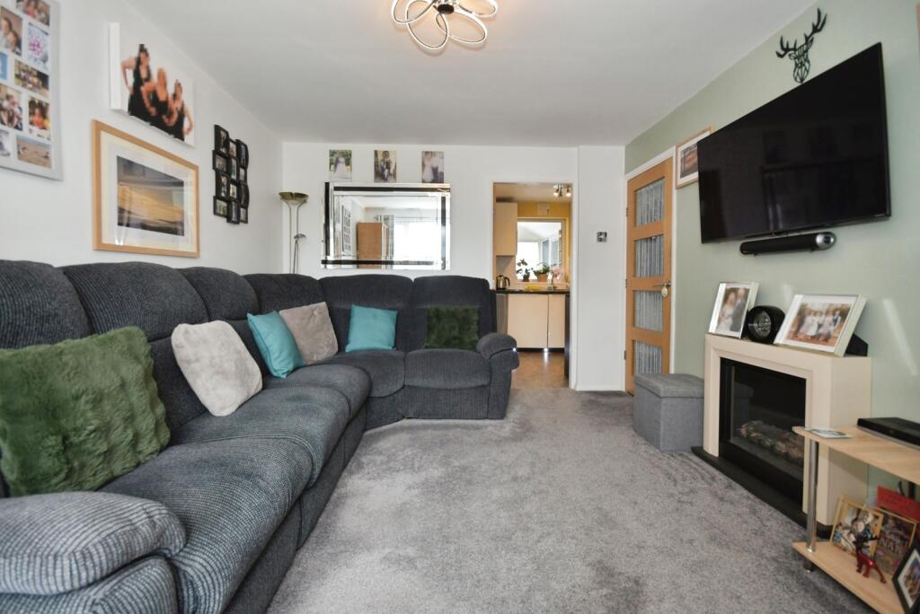 House in Chesterfield, Derbyshire - View 3