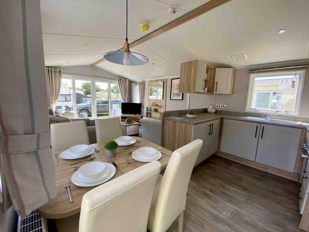 The Oaks Holiday Park, Chapel Road, IP10 photo 2