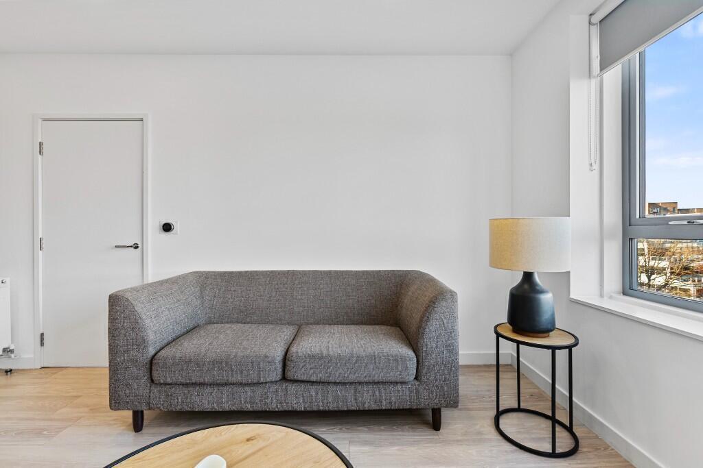 Apartment in Reading - View 3
