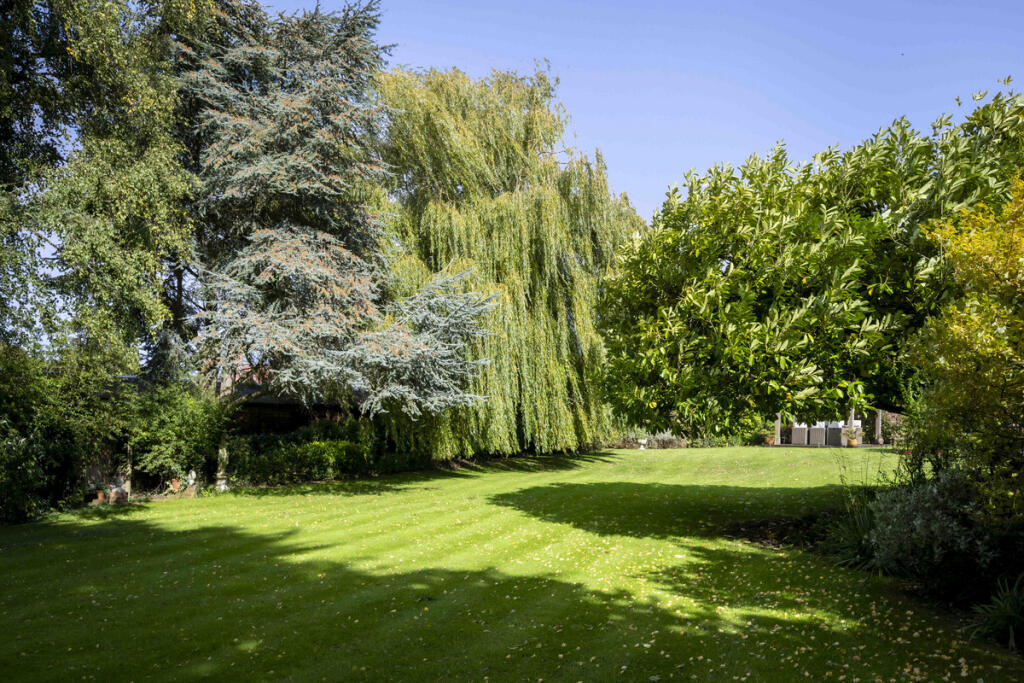 Additional image 6 of Pottersheath Road, Welwyn, AL6