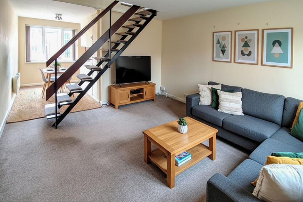 Apartment in Wokingham - View 2