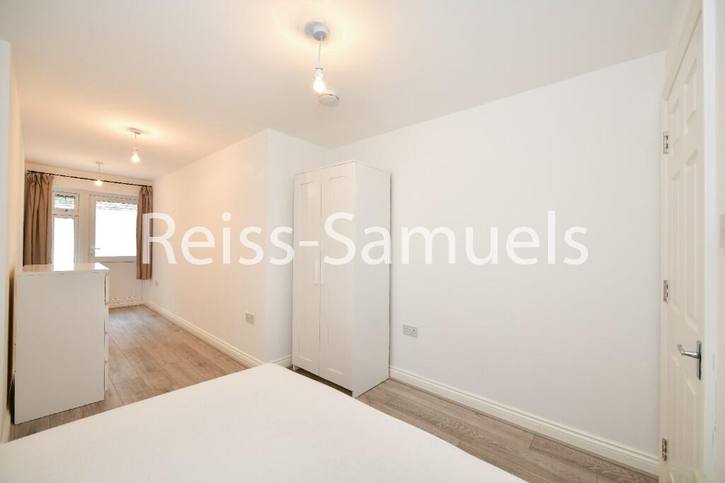 5 bedroom terraced house for rent