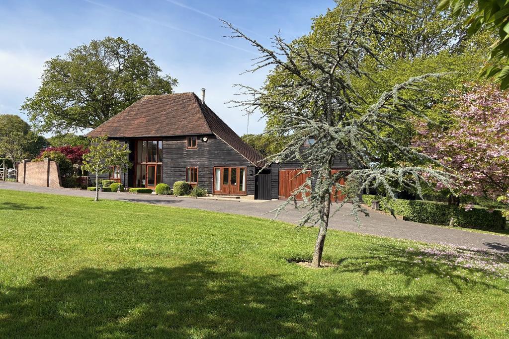 Main image of property: Cranbrook Road, Biddenden, Kent, TN27 8ER