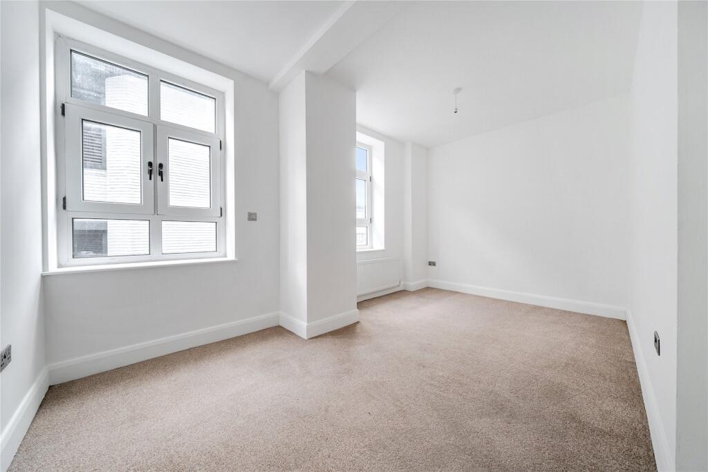 Apartment in London - More