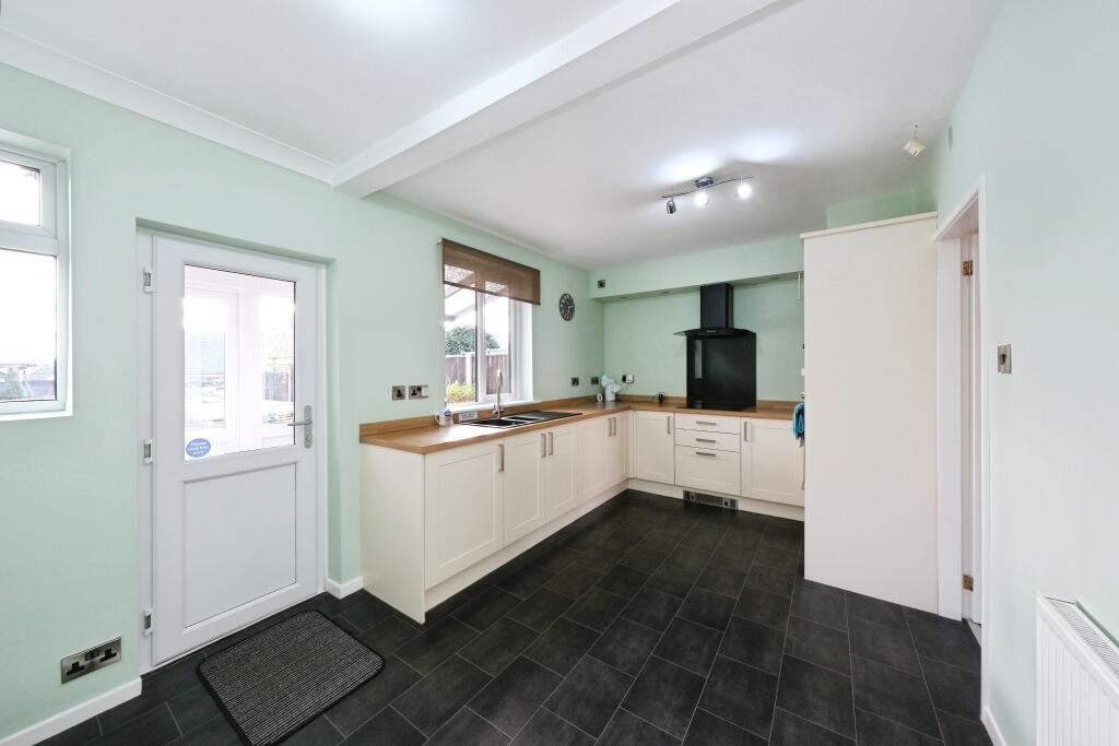 House in Ashfield, Hucknall - View 2