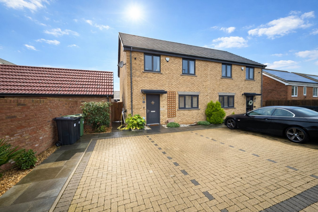 Main image of property: Welchs Close, Henlow, SG16