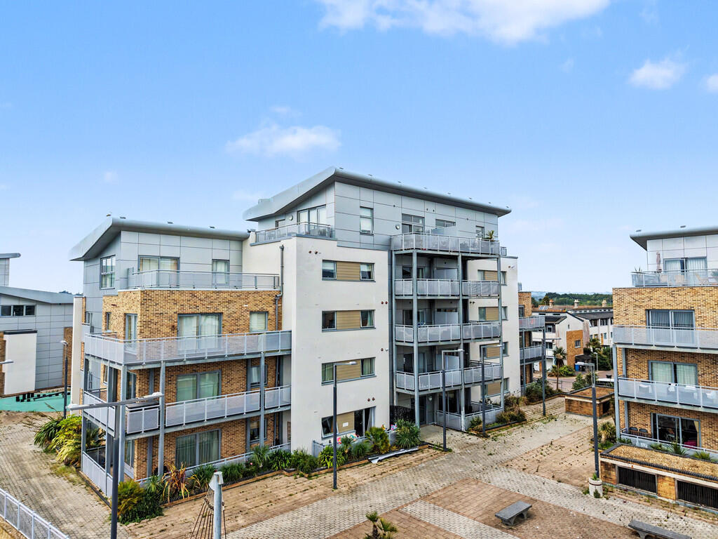 Apartment in Poole, Harbour Reach - View 2