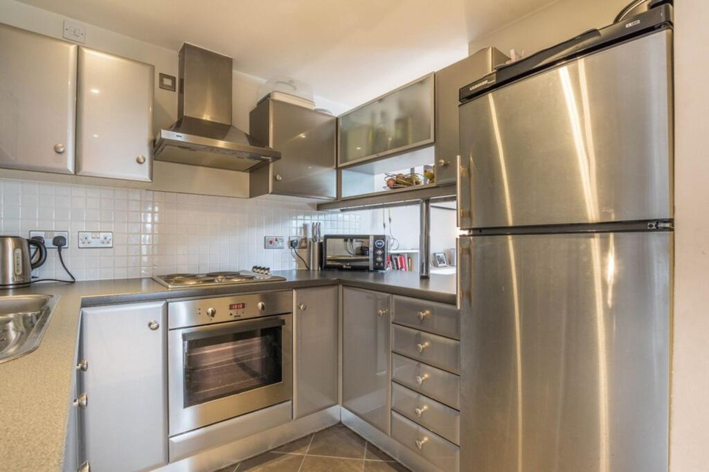 416 Sand Aire House, Kendal - View 2