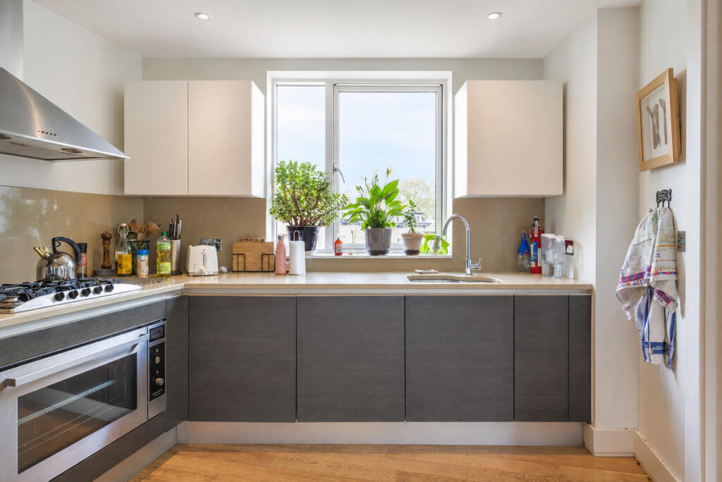 Apartment in Twickenham - More