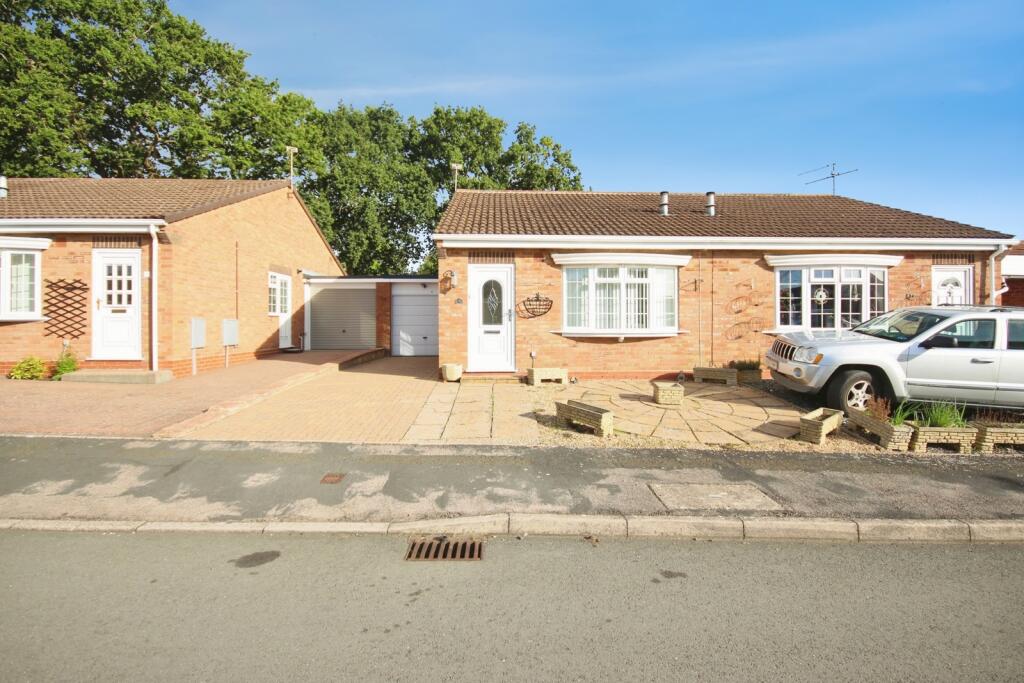 Main image of property: Crutchley Way, Whitnash, Leamington Spa, Warwickshire, CV31