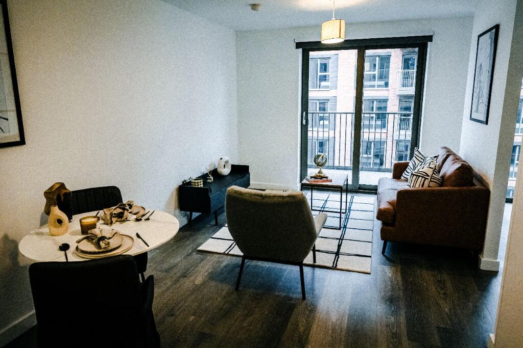 Main image of property: 104E New Baillie Street, Rochdale, Greater Manchester, OL16 1AU