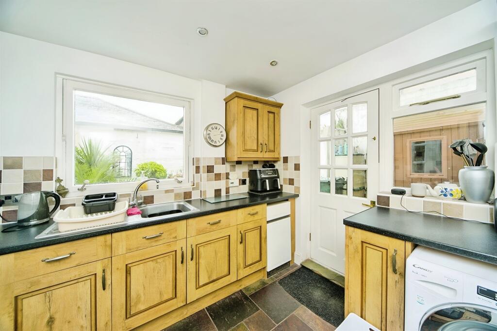 St. Aubyns Road, Eastbourne photo 3