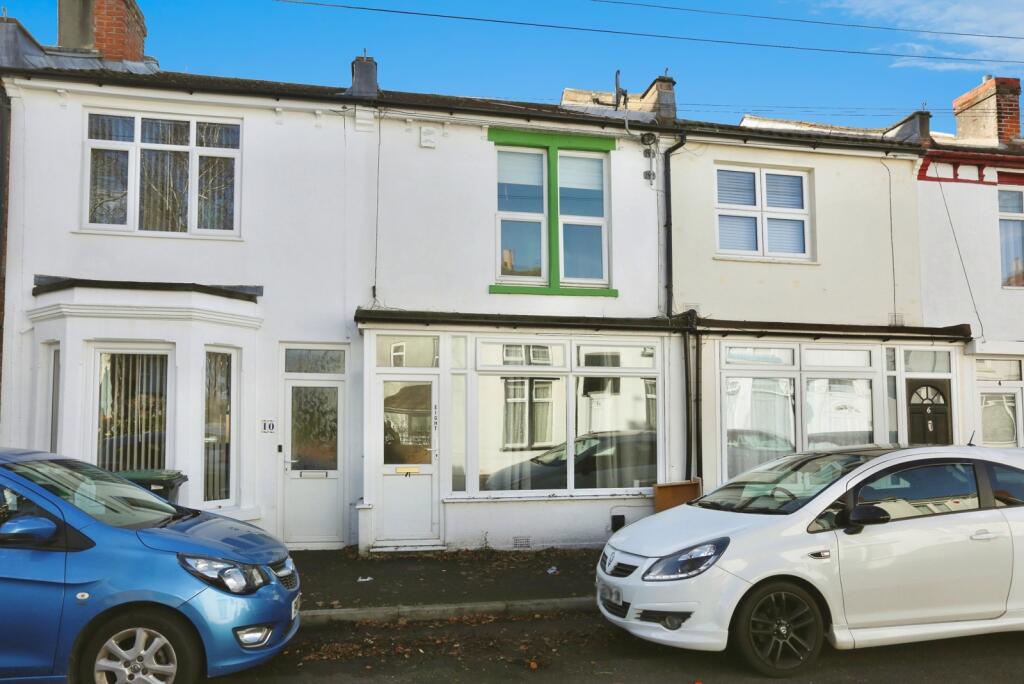 2-bed terraced on St. Anns Crescent, Gosport, PO12, £200,000