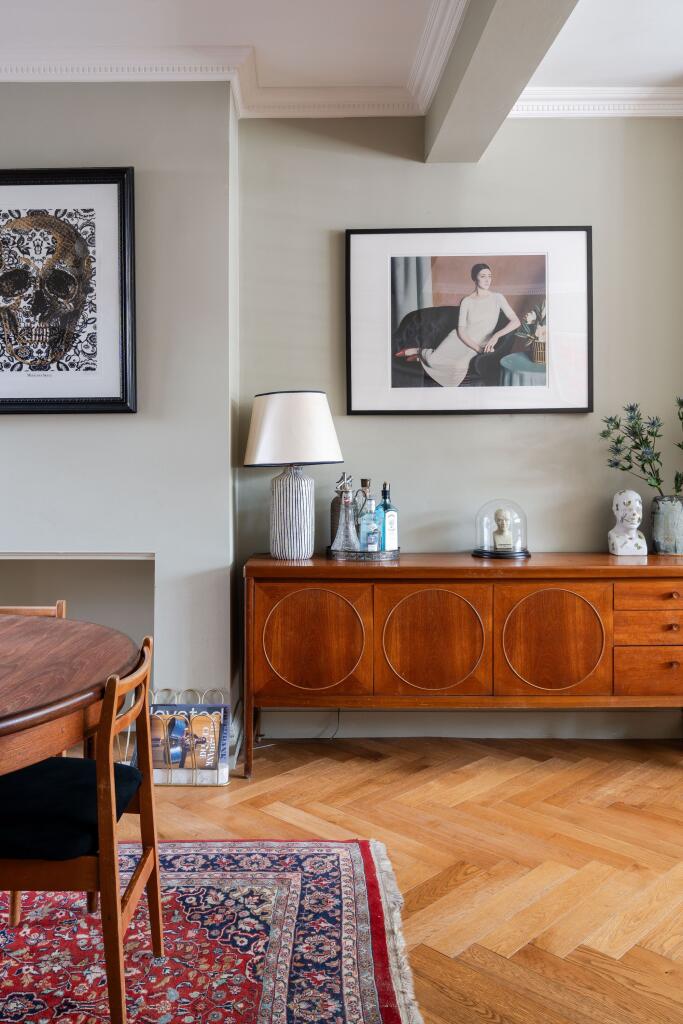 House in London, Leyton - More