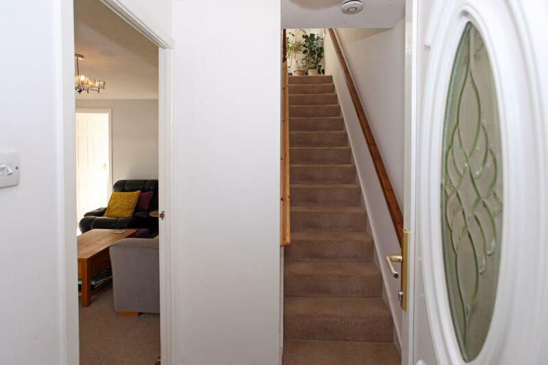 18 Maple Close, Shifnal. TF11 8HA photo 2